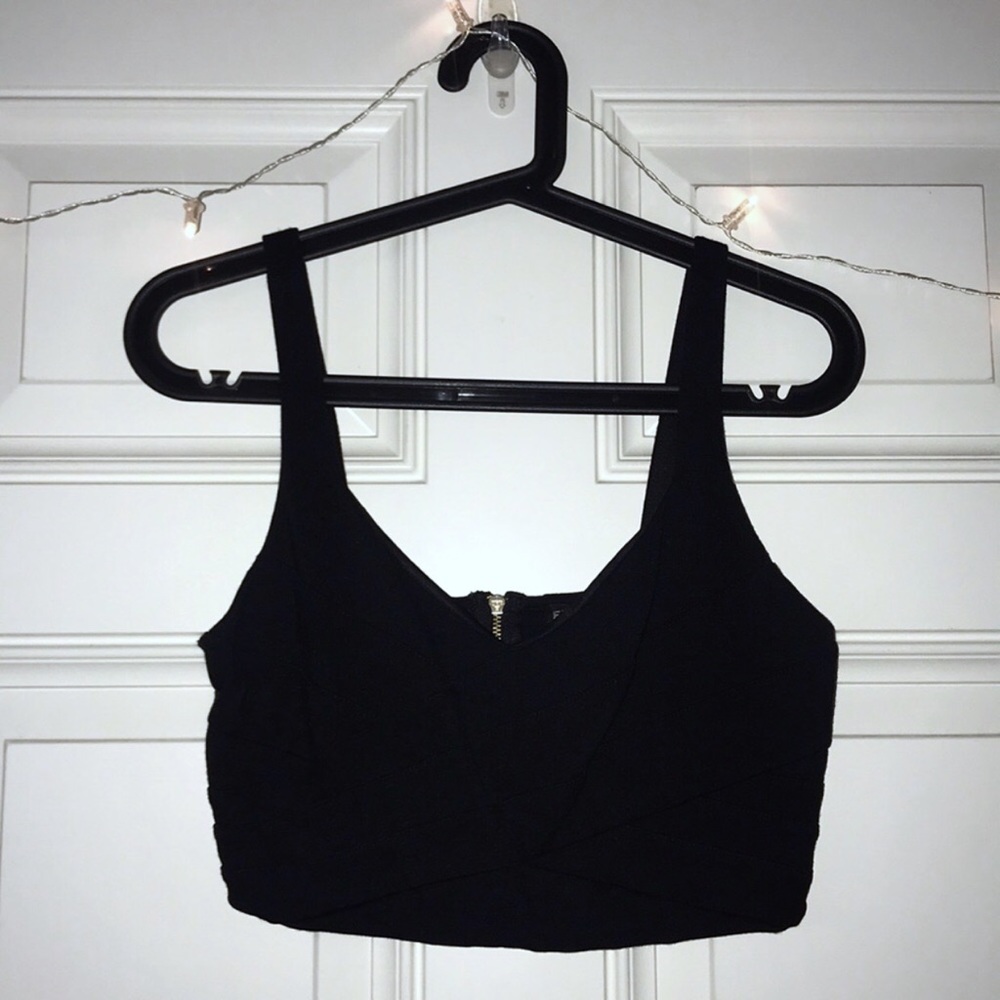 EXPRESS CROP TOP